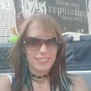 Meet your Posher, Elle